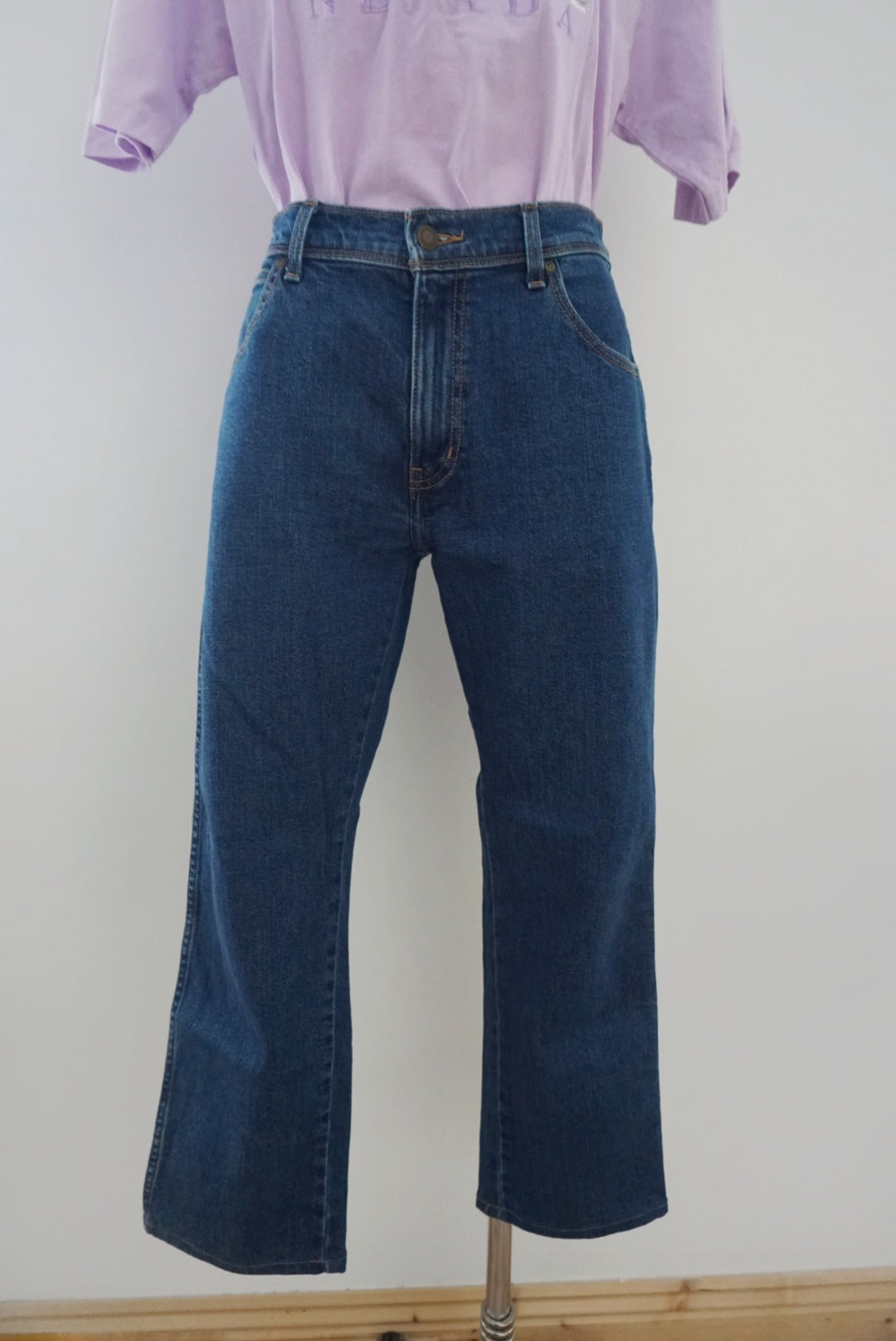 CALIFORNIA GIRLS WEAR WRANGLERS