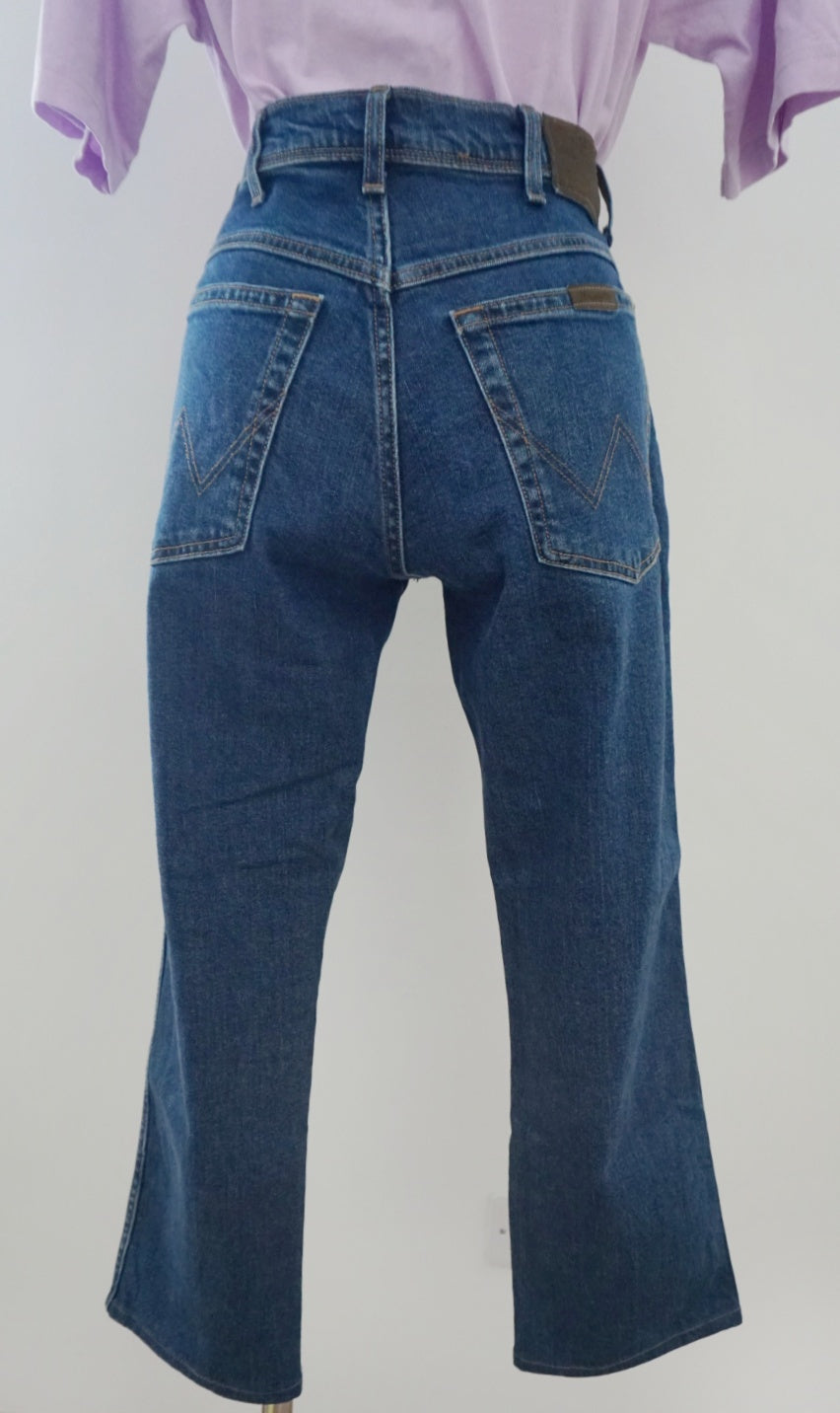 CALIFORNIA GIRLS WEAR WRANGLERS