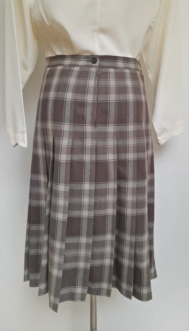 SCHOOL SKIRT